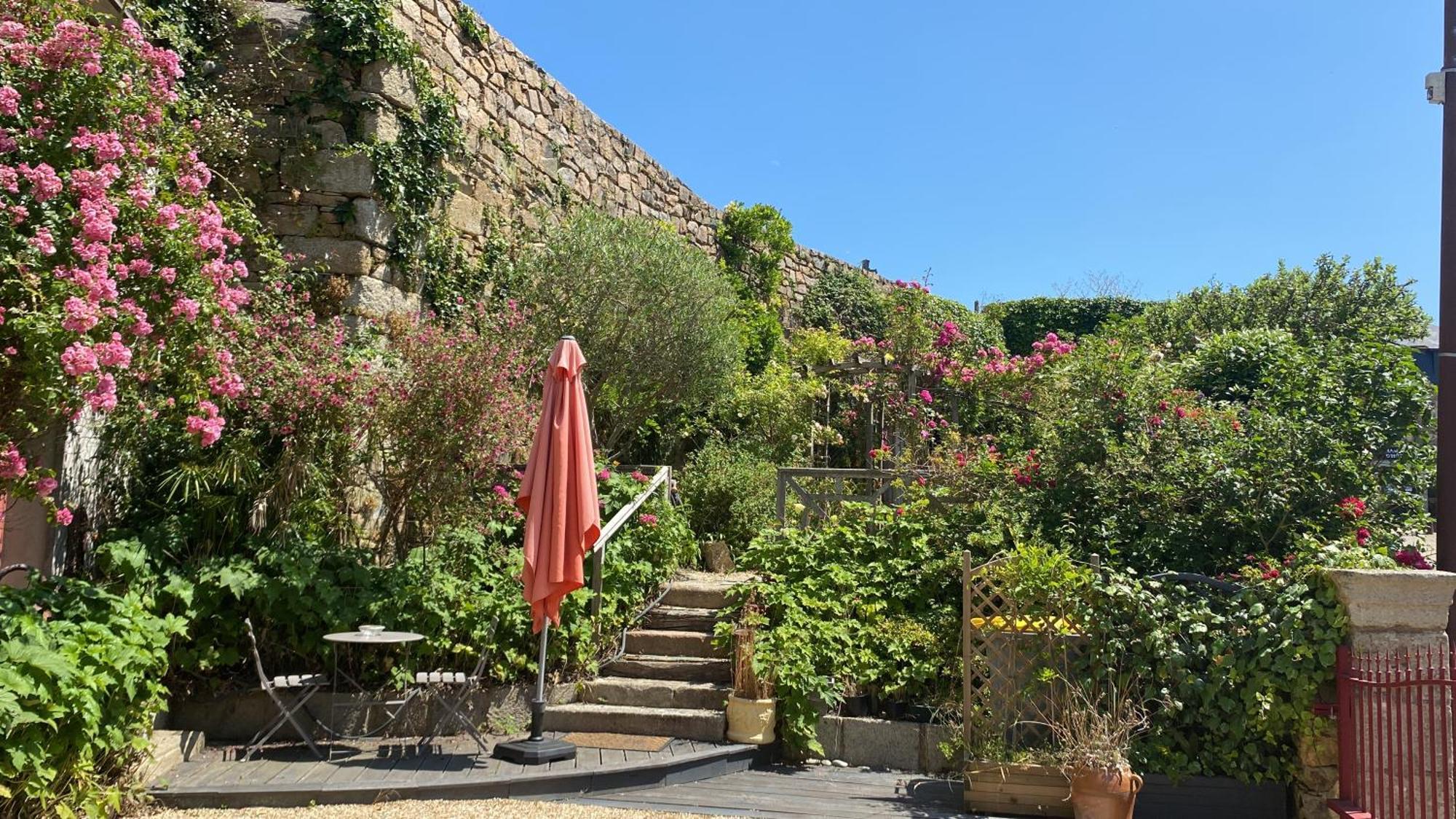 La Marine Louannec Apartment Exterior photo